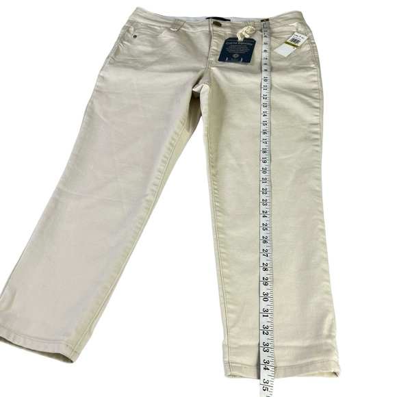 Democracy High Rise Slimming Off White Ankle Skimmer Denim Stretch Jean Size NWT - Picture 10 of 11